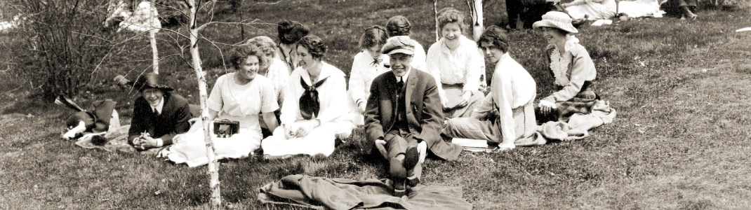Lyle Henderson, Ruth Nobel, Spud Wilson, Amelia Stanley at Visitors Day, 1916